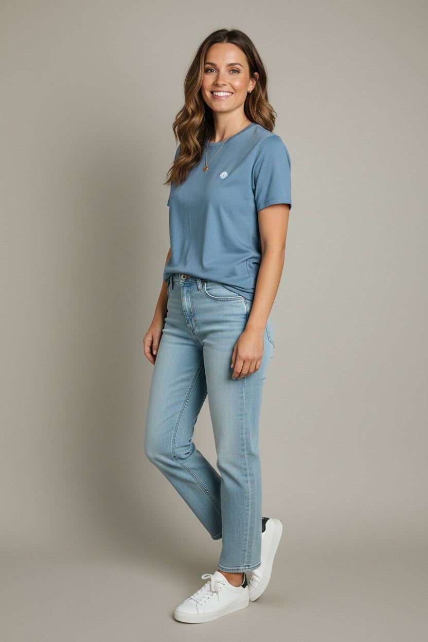 The Licht Tee Women